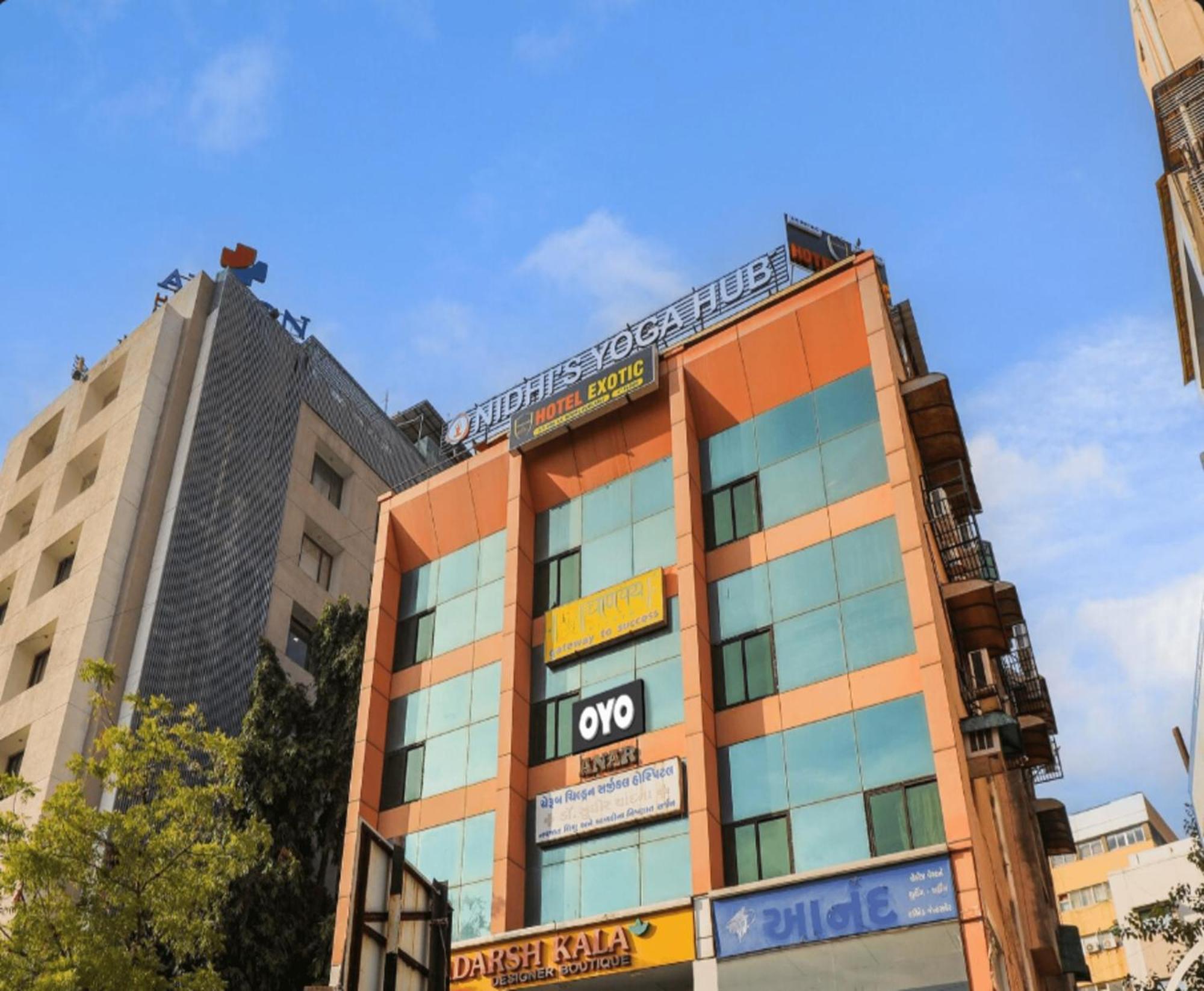 Hotel Exotic 아흐메다바드 외부 사진